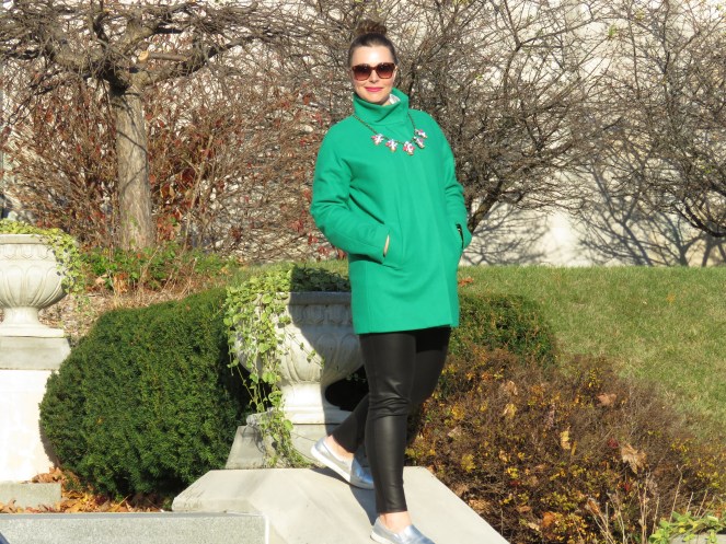 green, jacket, coat, fashion blogger, sarah in style, pop of color
