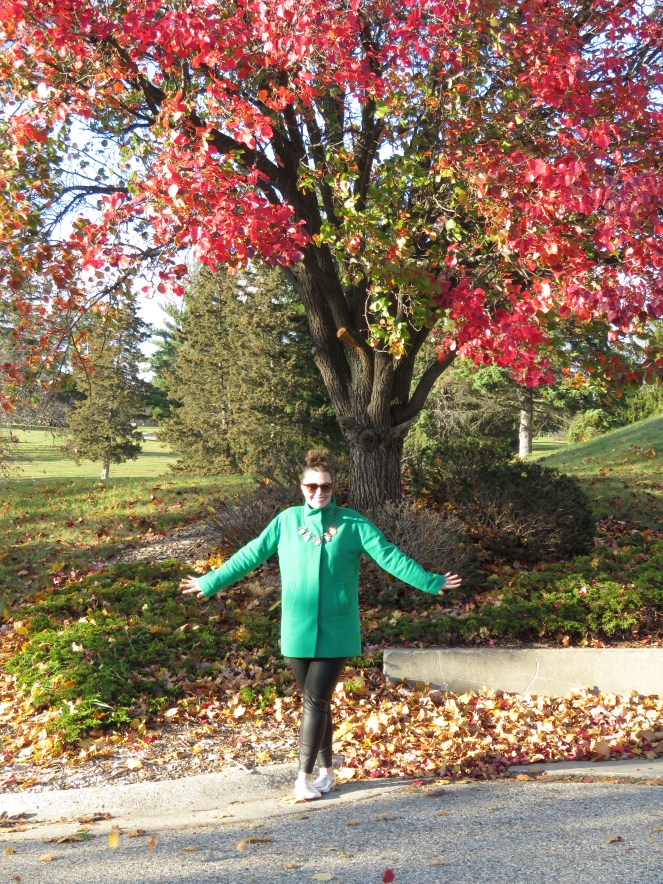 green, jacket, coat, fashion blogger, sarah in style, pop of color