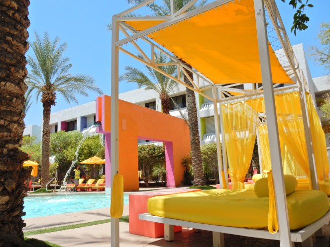 white dress, lace, it's all in the details, sarah in style, windy city bloggers, fashion blogger, the saguaro, dejavu