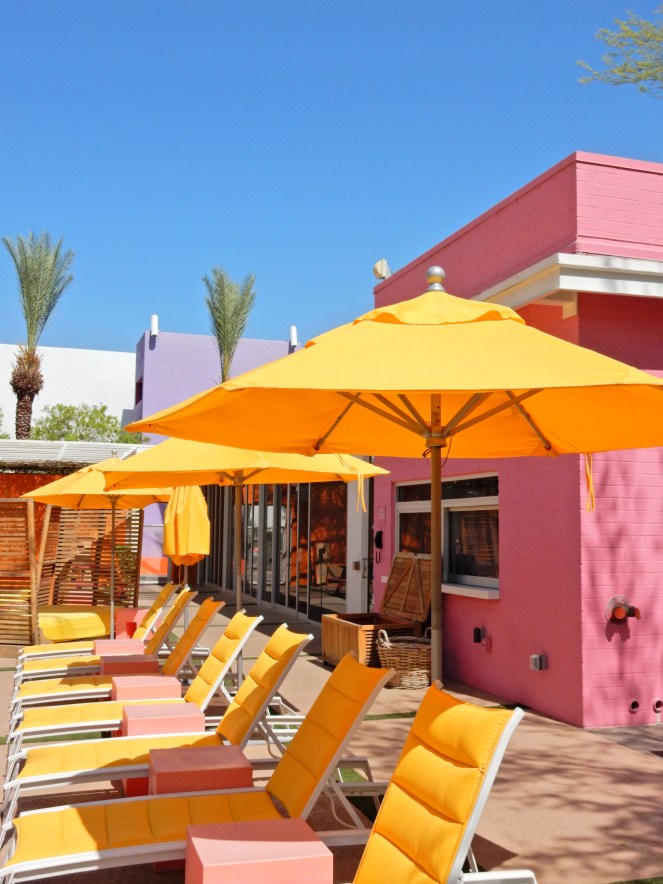 white dress, lace, it's all in the details, sarah in style, windy city bloggers, fashion blogger, the saguaro, dejavu