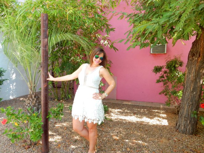 white dress, lace, it's all in the details, sarah in style, windy city bloggers, fashion blogger, the saguaro, dejavu