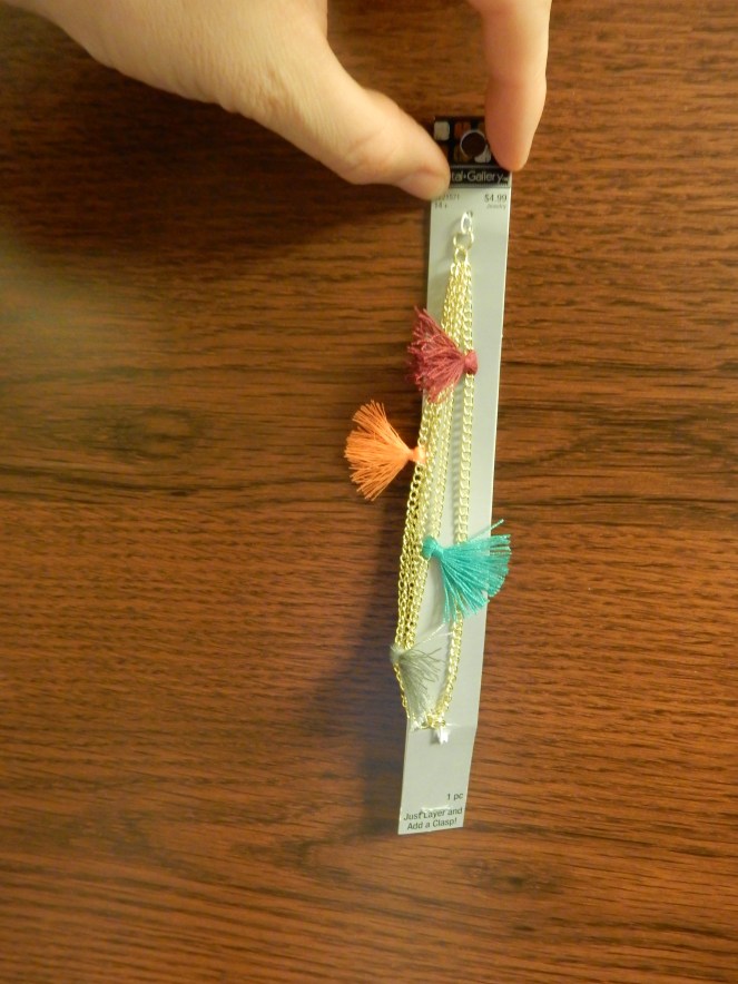 sarah in style, sarahinstyle.com, tassel necklace, tassel bracelet, DIY, tassels, chicago blogger, fashion blogger, windy city bloggers