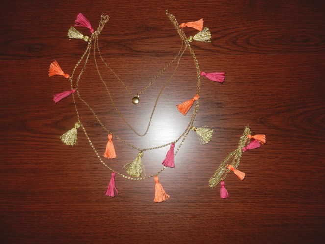 sarah in style, sarahinstyle.com, tassel necklace, tassel bracelet, DIY, tassels, chicago blogger, fashion blogger, windy city bloggers