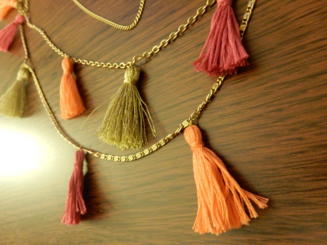sarah in style, sarahinstyle.com, tassel necklace, tassel bracelet, DIY, tassels, chicago blogger, fashion blogger, windy city bloggers