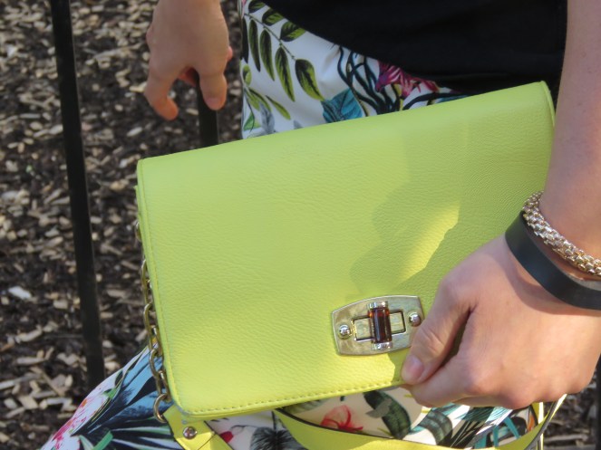 this city is a jungle, jungle, sarah in style, windy city bloggers, sarahinstyle.com, tropical pants