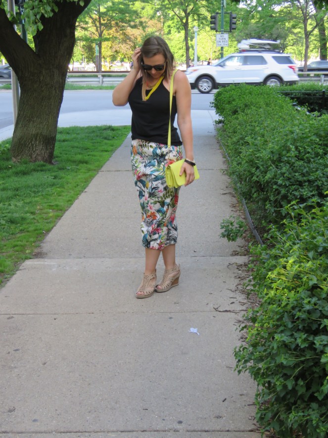 this city is a jungle, jungle, sarah in style, windy city bloggers, sarahinstyle.com, tropical pants