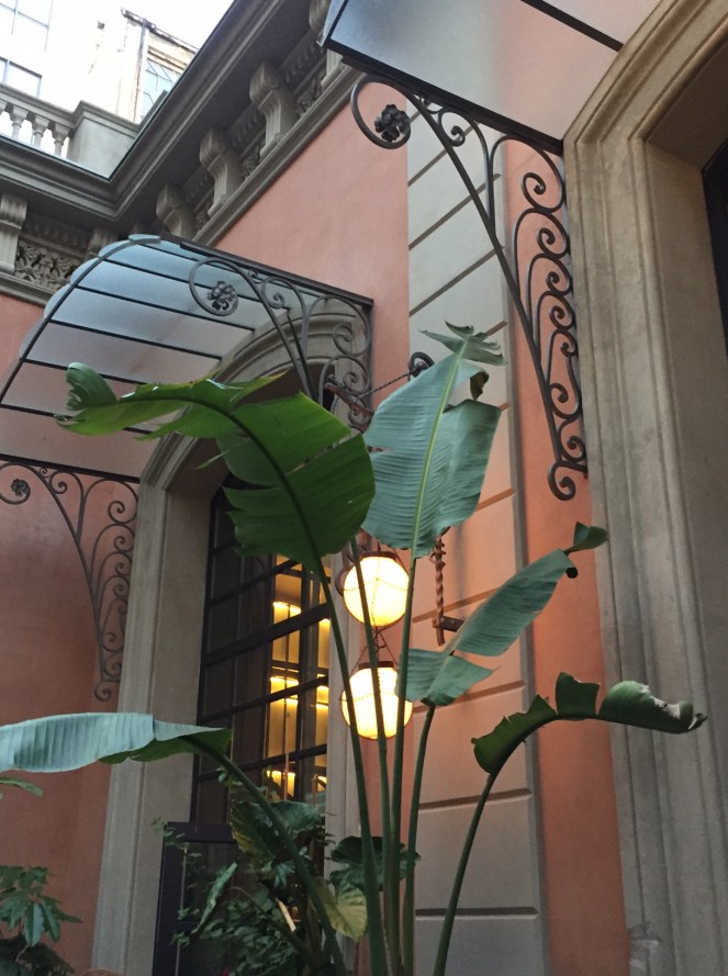 el nacioanl, barcelona, spain, park guell, sagrada familia, el born, el nacional, sarah in style, travel blogger, european adventure, windy city bloggers