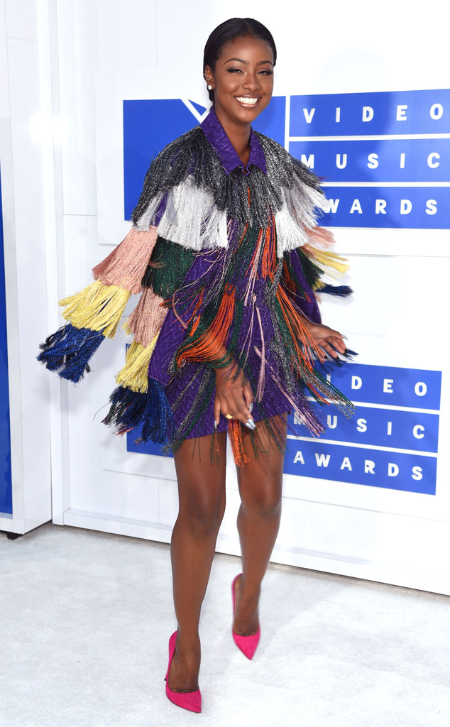 justine skye, hailee steinfeld, mtv vmas, red carpet fashion, sarah in style, fashion blogger, sarahinstyle.com, chicago blogger, windy city bloggers