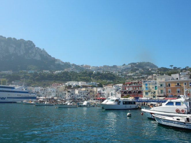 capri shopping, Capri, Italy, European Adventure, Sarah In Style, sarahinstyle.com, travel blogger, chicago blogger, travel, Europe, windy city bloggers, beach, Mediterranean sea, amalfi coast