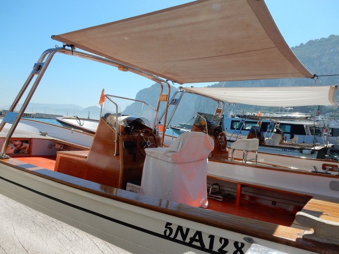 capri shopping, Capri, Italy, European Adventure, Sarah In Style, sarahinstyle.com, travel blogger, chicago blogger, travel, Europe, windy city bloggers, beach, Mediterranean sea, amalfi coast