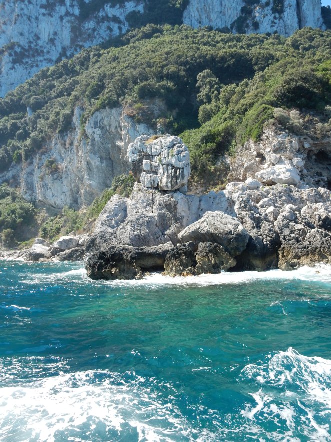 Capri, Italy, European Adventure, Sarah In Style, sarahinstyle.com, travel blogger, chicago blogger, travel, Europe, windy city bloggers, beach, Mediterranean sea, amalfi coast