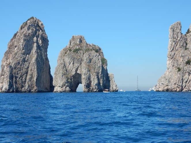 capri shopping, Capri, Italy, European Adventure, Sarah In Style, sarahinstyle.com, travel blogger, chicago blogger, travel, Europe, windy city bloggers, beach, Mediterranean sea, amalfi coast