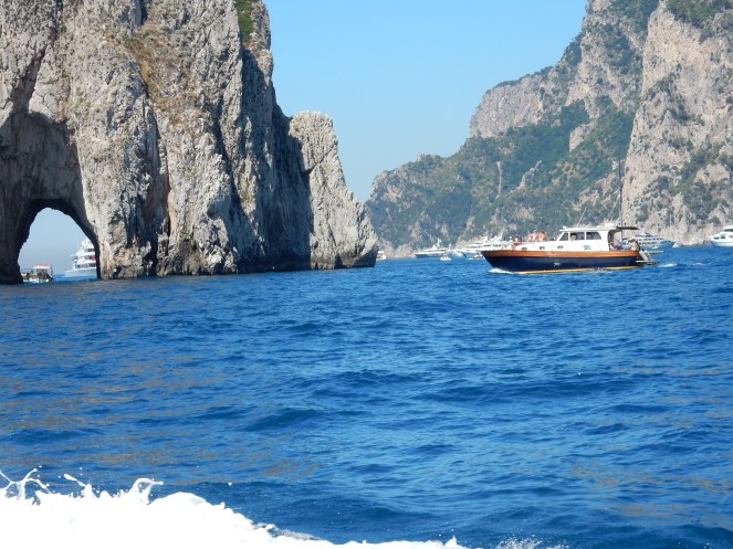 capri shopping, Capri, Italy, European Adventure, Sarah In Style, sarahinstyle.com, travel blogger, chicago blogger, travel, Europe, windy city bloggers, beach, Mediterranean sea, amalfi coast