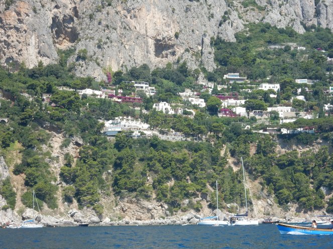 capri shopping, Capri, Italy, European Adventure, Sarah In Style, sarahinstyle.com, travel blogger, chicago blogger, travel, Europe, windy city bloggers, beach, Mediterranean sea, amalfi coast