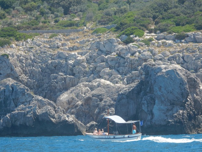 capri shopping, Capri, Italy, European Adventure, Sarah In Style, sarahinstyle.com, travel blogger, chicago blogger, travel, Europe, windy city bloggers, beach, Mediterranean sea, amalfi coast