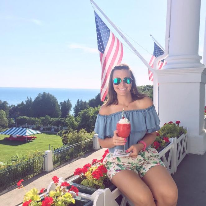 ruffled top, perfect summer outfit, sarah in style, pure michigan, sarahinstyle.com, fashion blogger, chicago blogger, windy city bloggers, mackinac island