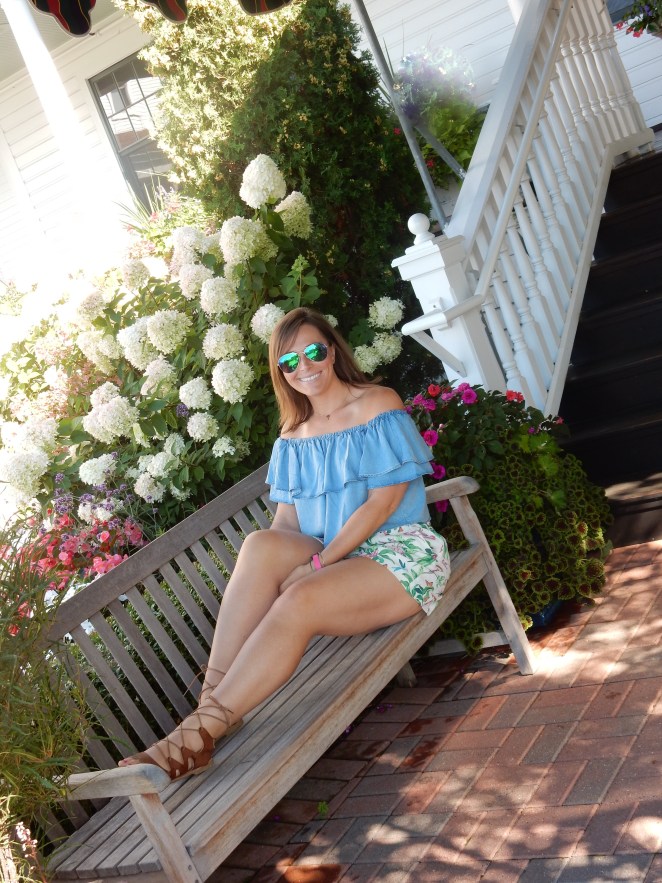 ruffled top, perfect summer outfit, sarah in style, pure michigan, sarahinstyle.com, fashion blogger, chicago blogger, windy city bloggers, mackinac island