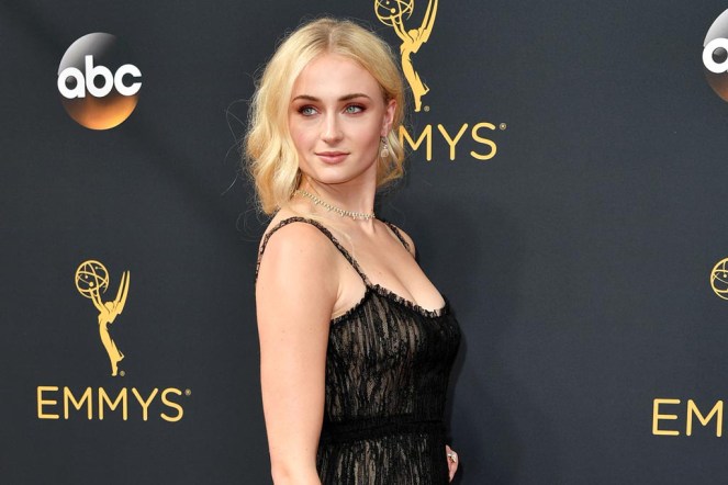 sophie turner, emmy awards 2016, emmy awards, red carpet fashion. red carpet, sarahinstyle.com, sarah in style, fashion blogger, chicago blogger, fashion, glamour