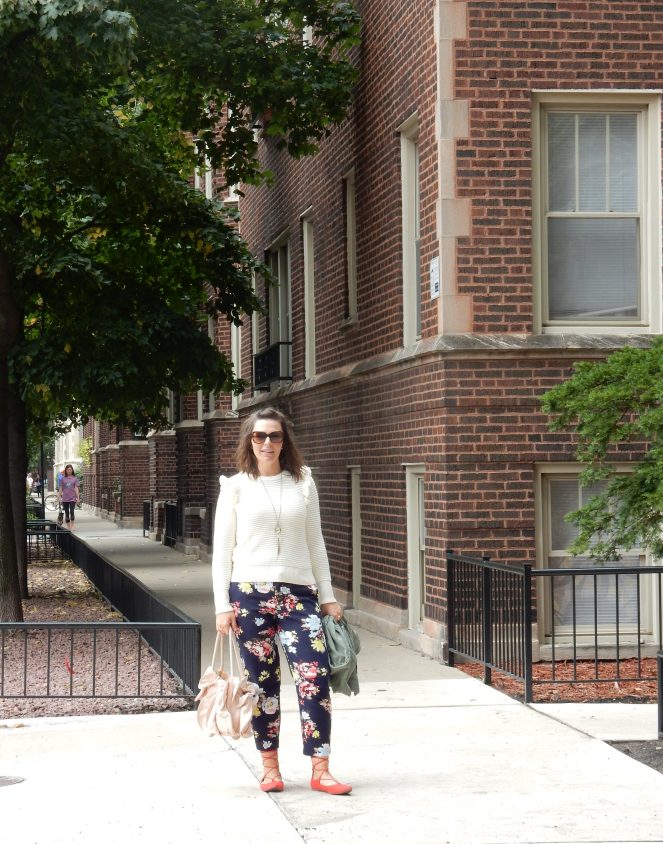 Fall Floral, Sara In Style, sarahinstyle.com, Sarah Meyer, Chicago Blogger, Fashion Blogger, Windy City Bloggers, floral pants, red shoes, fall style, colorful wardrobe, old navy, gap, j. crew