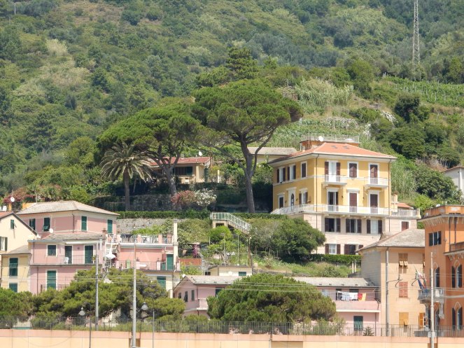 Chicago Blogger, Windy City Bloggers, Cinque Terre, Italy, Manarola, Vernazza, Monterosso, italian riviera, norwegian cruise, Mediterranean cruise,  sarah in style, sarahinstyle.com, travel blogger, what to see in italy, italian must see