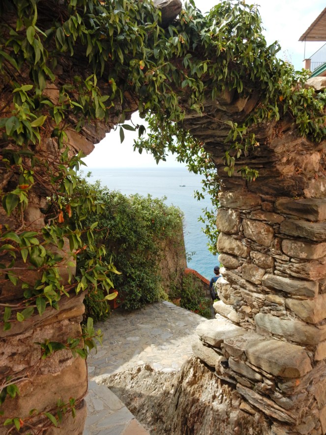 Chicago Blogger, Windy City Bloggers, Cinque Terre, Italy, Manarola, Vernazza, Monterosso, italian riviera, norwegian cruise, Mediterranean cruise,  sarah in style, sarahinstyle.com, travel blogger, what to see in italy, italian must see