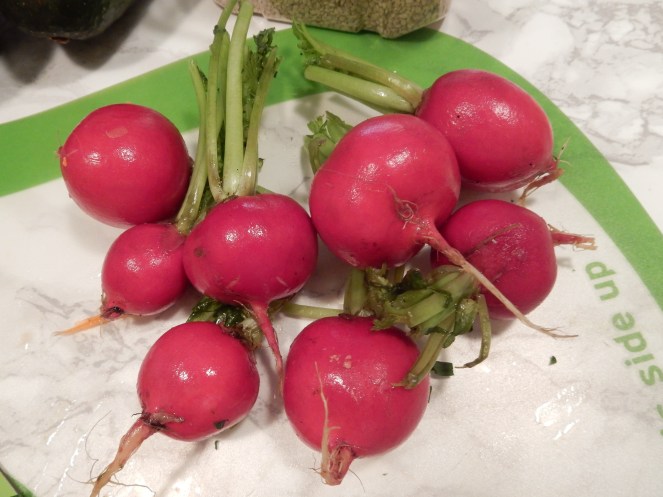 detox salad, veggie dish, salad, sarah in style, healthy eating, gluten free, vegan, vegetarian, sarahinstyle.com, sarah meyer, detox salad with lemon dressing, Brianna's Blush Wine Vinaigrette, Brianna's Dressings, prepgreen.com, food blogger, wcbceats, windy city bloggers, chicago blogger