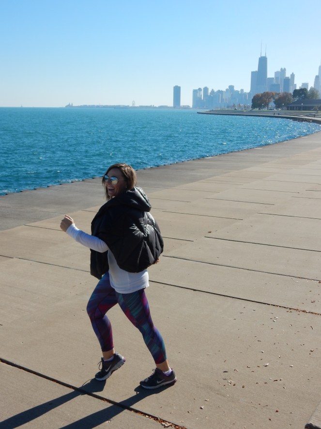 lakeshore drive, chicago bike path, chicago fall color tour, chicago skyline, spyder, workout clothing, fall workout clothing, sarahinstyle.com; sarah in style, sarah meyer, windy city bloggers, wcbcstyle, chicago blogger, fashion blogger
