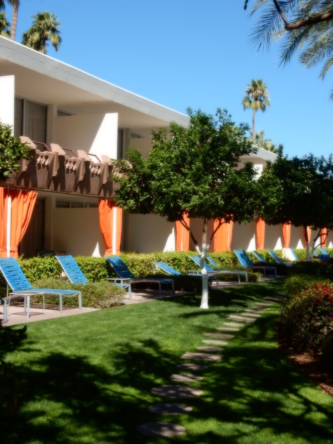 sarah in style, sarahinstyle.com, sarah meyer, all about arizona, what to do in arizona, where to stay in scottsdale. the saguaro, hotel valley ho, where to eat in scottsdale, where to eat in phoenix, what to do in scottsdale, what to do in phoenix, travel blogger, sugar bowl scottsdale, the sugar bowl, Hotel Valley Ho, midcentury modern