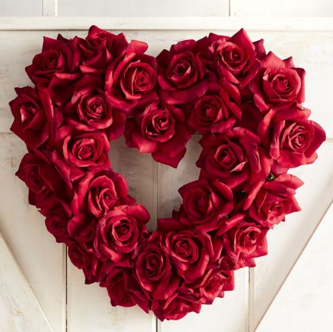 Valentine's Day Wreaths, valentine's day, wreaths, love wreaths, be mine, valentine's, valentines, Sarah In Style, sarahinstyle.com, Sarah Meyer, lifestyle blogger, home decor, home decorating, wreaths, February 14