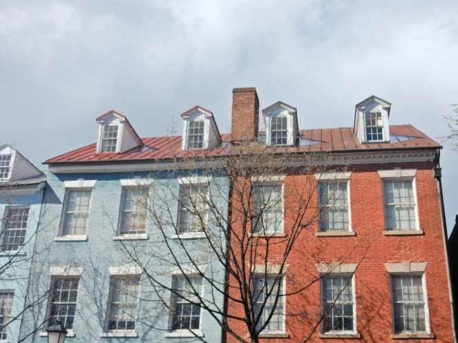 outdoor decor, pink home, Alexandria Virginia, Alexandria VA, Alexandria, Bold Front Doors, Come and Knock on my door, Colorful homes, new England, Washington D.C., gluten free D.C., gluten free Alexandria, sarahinstyle.com, Sarah In Style, What to do in D.C., What to do in Alexandria, curb appeal