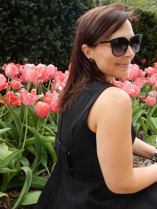 April Showers Bring May Flowers, Chicago Bean, Chicago Millenium Park, Chicago Loop, The Bean, Cloudgate, Kate Spade, Chicago, downtown Chicago, chitown, sarah in style, little black dress, lbd, bow dress, bow earrings, pearls, sarah meyer, 100 years young, springtime, tulips, fresh, life, windy city bloggers, chicago blog, fashion blog, style blog