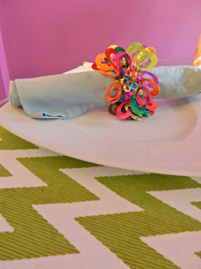 Dining Decor, Table Decor, Table Decorations, Table Settings, Decorating, Home Decor, Linens, Sarah In Style, Sarah Meyer, sarahinstyle.com, design blogger, decorating blog, Chicago design, pier one, Thibaut, Dania, Crate & Barrell