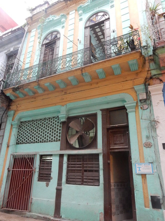 Cuba, Havana, Cuban Style, Cuban Flair, how to dress in cuba, sarah in style, sarah meyer, sarahinstyle.com, windy city bloggers, fashion blogger, style blogger, travel recommendations, travel ideas, cuba travel, travel blogger, travel blog