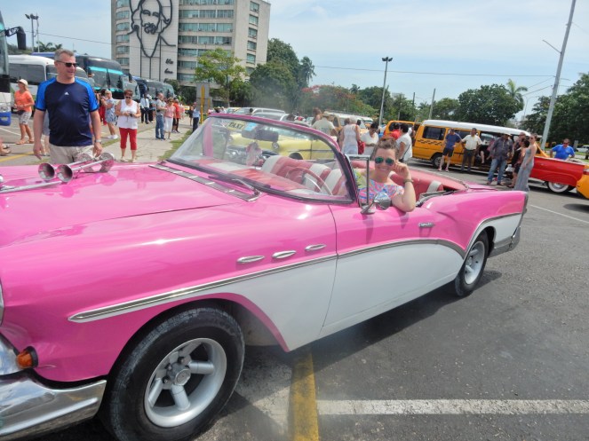 Cuba, Havana, Cuban Style, Cuban Flair, how to dress in cuba, sarah in style, sarah meyer, sarahinstyle.com, windy city bloggers, fashion blogger, style blogger, travel recommendations, travel ideas, cuba travel, travel blogger, travel blog, how to dress in cuba, lilly pulitzer, LOFT, Birkenstock, Charming Charlie, H&M, stylefile, white hot summer, summer whites