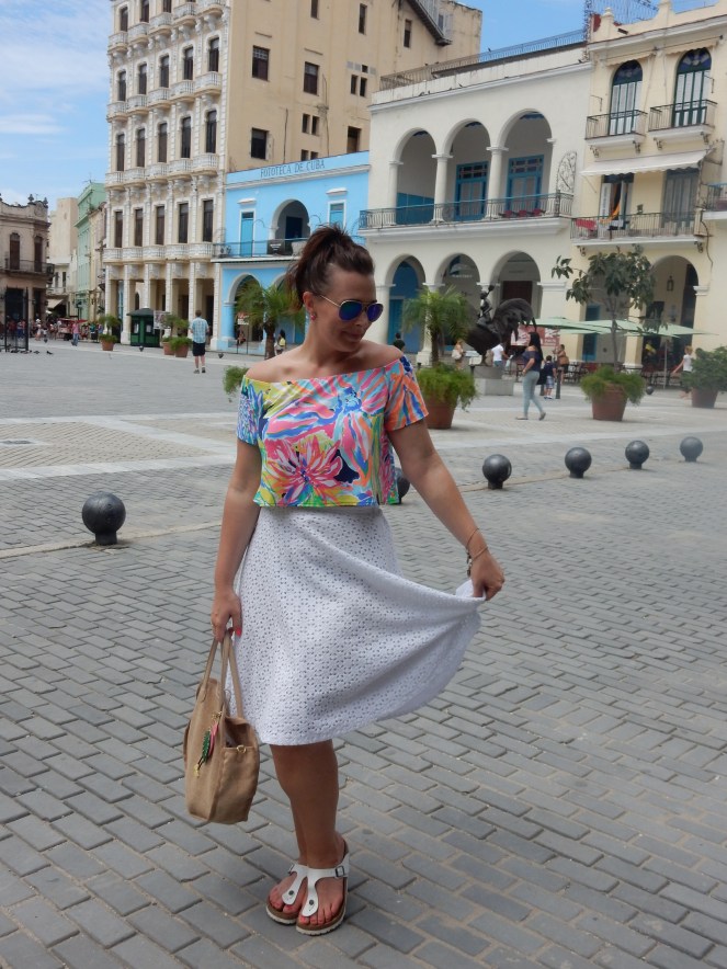 Cuba, Havana, Cuban Style, Cuban Flair, how to dress in cuba, sarah in style, sarah meyer, sarahinstyle.com, windy city bloggers, fashion blogger, style blogger, travel recommendations, travel ideas, cuba travel, travel blogger, travel blog, how to dress in cuba, lilly pulitzer, LOFT, Birkenstock, Charming Charlie, H&M, stylefile, white hot summer, summer whites