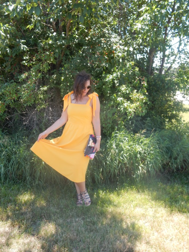 Maui Jim, Cliff House, Gold Aviators, PolarizedPlus2®, Kate Spade, Camel Accessories, Camels, Bow Dress, Yellow Dress, Yellow Bow Dress, Whimsical Fashion, Whimsical Accessories, Sarah In Style, Sarahinstyle.com, Sarah Meyer, fashion blog