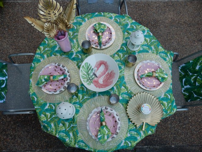 Read My Palms, Dining Decor, Table Decor, Table Decorations, Table Settings, Decorating, Home Decor, Linens, Sarah In Style, Sarah Meyer, sarahinstyle.com, design blogger, decorating blog, Chicago design, TJ Maxx, Flamingo plates, tropical table, palm leaves, palm decor, dining al fresco, palm print tablecloth, flamingo bowl, gold palm leaves, Home Goods, Bed Bath & Beyond