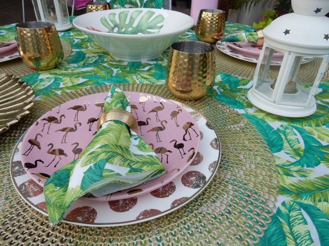 Read My Palms, Dining Decor, Table Decor, Table Decorations, Table Settings, Decorating, Home Decor, Linens, Sarah In Style, Sarah Meyer, sarahinstyle.com, design blogger, decorating blog, Chicago design, TJ Maxx, Flamingo plates, tropical table, palm leaves, palm decor, dining al fresco, palm print tablecloth, flamingo bowl, gold palm leaves, Home Goods, Bed Bath & Beyond