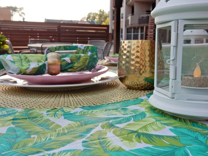 Read My Palms, Dining Decor, Table Decor, Table Decorations, Table Settings, Decorating, Home Decor, Linens, Sarah In Style, Sarah Meyer, sarahinstyle.com, design blogger, decorating blog, Chicago design, TJ Maxx, Flamingo plates, tropical table, palm leaves, palm decor, dining al fresco, palm print tablecloth, flamingo bowl, gold palm leaves, Home Goods, Bed Bath & Beyond