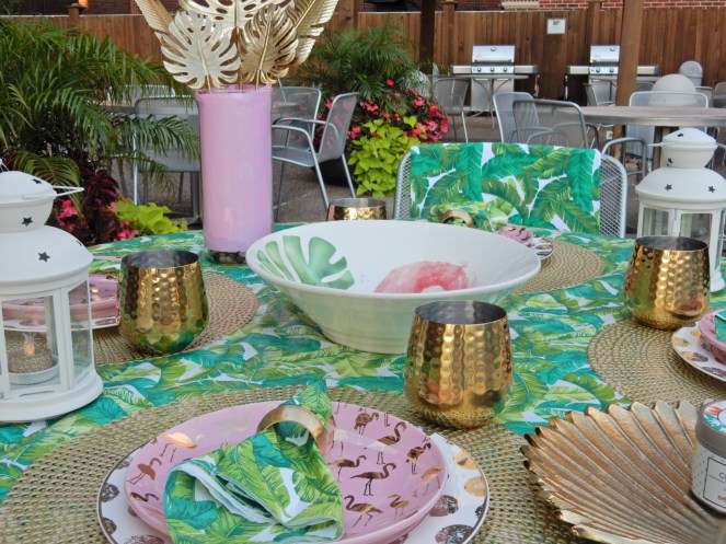 Read My Palms, Dining Decor, Table Decor, Table Decorations, Table Settings, Decorating, Home Decor, Linens, Sarah In Style, Sarah Meyer, sarahinstyle.com, design blogger, decorating blog, Chicago design, TJ Maxx, Flamingo plates, tropical table, palm leaves, palm decor, dining al fresco, palm print tablecloth, flamingo bowl, gold palm leaves, Home Goods, Bed Bath & Beyond