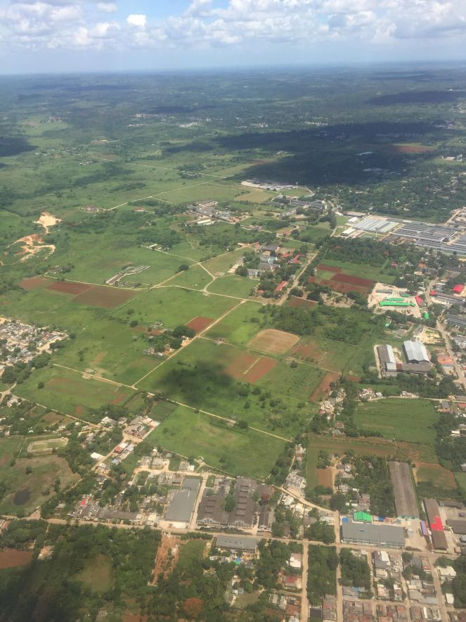 healthy eating, healthy travel, airport eating, healthy airport food, healthy travel food, healthy travel tips, healthy, gluten free, gluten free airports, gluten free travel, on the fly, eating healthy, sarah in style, chicagogrammer, lifestyle blog, travel blog, Sarah Meyer, from the air, above the clouds, chicago skyline, NYC skyline, cuba, southwest airlines