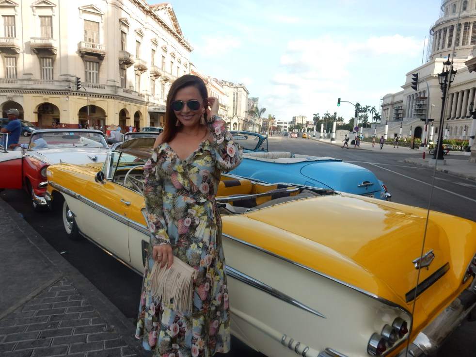 Cuba, Havana, Cuban Style, Cuban Flair, sarah in style, sarah meyer, sarahinstyle.com, windy city bloggers, fashion blogger, style blogger, travel recommendations, travel ideas, cuba travel, travel blogger, travel blog, how to dress in cuba, H&M, stylefile, party dress, ruffled dress, tropical dress, peek-a-boo shoulder, cold shoulder