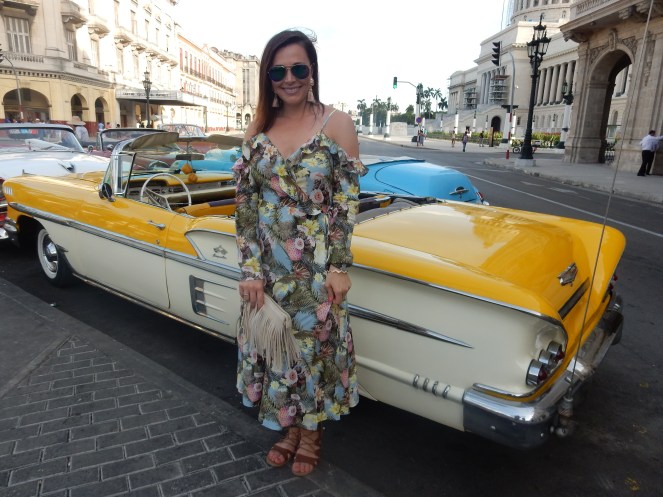 Cuba, Havana, Cuban Style, Cuban Flair, sarah in style, sarah meyer, sarahinstyle.com, windy city bloggers, fashion blogger, style blogger, travel recommendations, travel ideas, cuba travel, travel blogger, travel blog, how to dress in cuba, H&M, stylefile, party dress, ruffled dress, tropical dress, peek-a-boo shoulder, cold shoulder