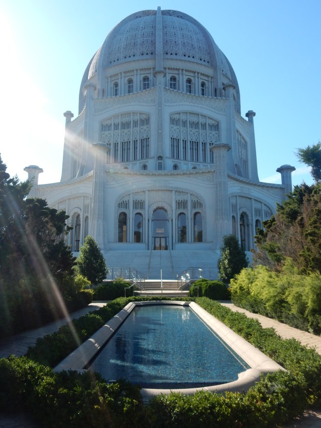 Francescas blue ruffle dress, blue floral dress, Kate Spade, white bow bag, Bahai Temple, North Shore, Flowery Dress, ladylike dress, Sarah In Style, Wilmette, Chicago fashion, fashion blogger, Sarah In Style, Sarah Meyer, Bahai, House of Worship