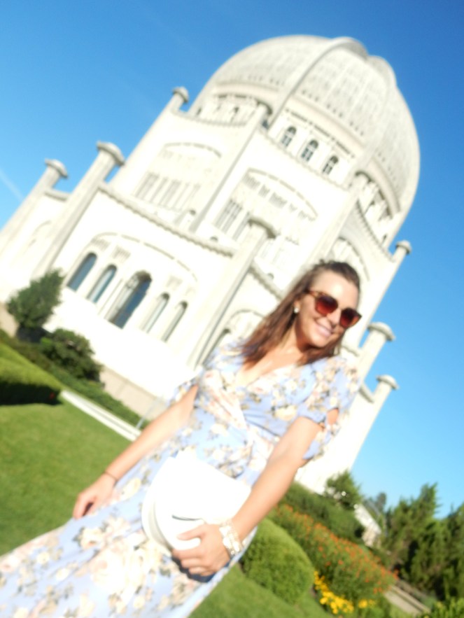 Francescas blue ruffle dress, blue floral dress, Kate Spade, white bow bag, Bahai Temple, North Shore, Flowery Dress, ladylike dress, Sarah In Style, Wilmette, Chicago fashion, fashion blogger, Sarah In Style, Sarah Meyer, Bahai, House of Worship