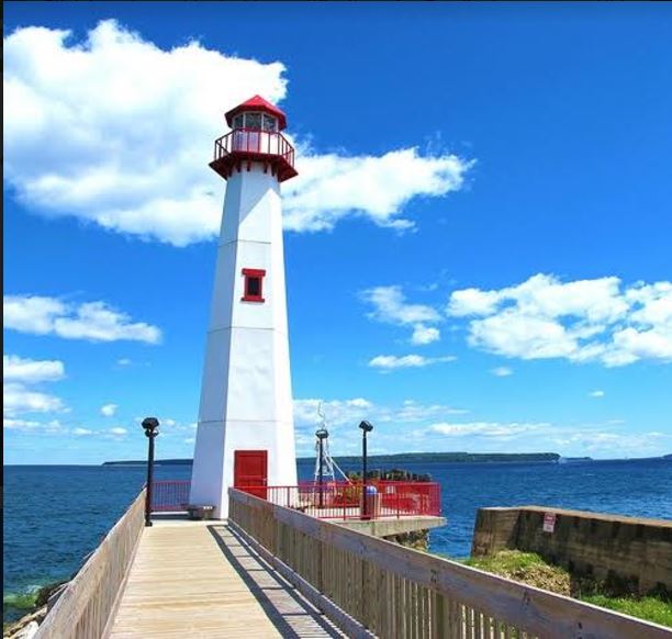 St. Ignace, Munising, island getaway, island vacations, Mackinac Island, Mackinaw Island, Mackinac, Mackinaw, Upper Peninsula, No cars, Pure Michigan, My Michigan, Great Lakes State, Great Lakes, Midwest Beach Towns, Michigan Beach Town, Beach towns, small beach towns, where to go in michigan, traverse city, tc michigan, sarah in style, michigan vacations, michigan, Lake Michigan, lake towns, New Buffalo, chicago day trips,