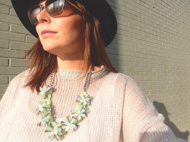 Harrisonburg, Virginia, what to do in Harrisonburg VA, fall sweaters, the perfect fall sweater, cozy sweaters, cozy sweater, cozy, grey sweater, oversize grey sweater, tobi, tobi.com, tobi grey sweater, Maui Jim, Black hat, Green satchel, fall fashion, what to wear this fall. Sarah Meyer, sarahinstyle.com, sarah in style, fashion blogger, fashion blog, style tips