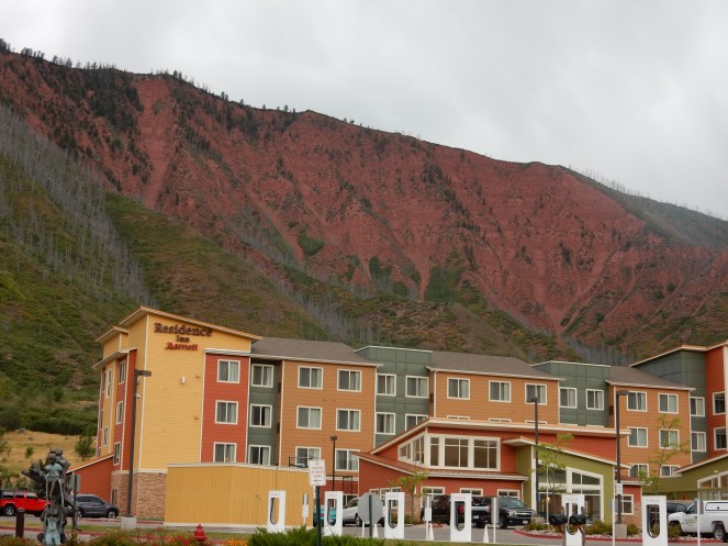 what to do in Colorado, visit colorado, sarahinstyle.com, sarah meyer. travel blog. Glenwood springs, hot springs, Vail, Vail Mountain, Vail Village, colorado, colorado hiking, Boulder, Denver, colorado amusement parks, mountain amusement park, 