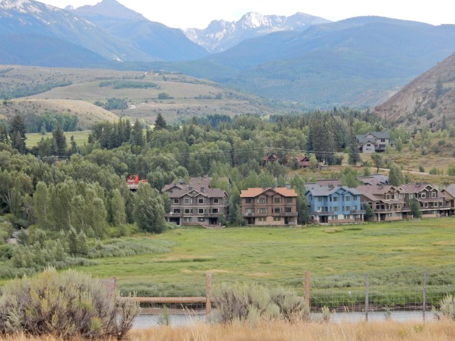 Red Rocks, what to do in Colorado, visit colorado, sarahinstyle.com, sarah meyer. travel blog. Glenwood springs, hot springs, Vail, Vail Mountain, Vail Village, colorado, colorado hiking, Boulder, Denver, colorado amusement parks, mountain amusement park, 