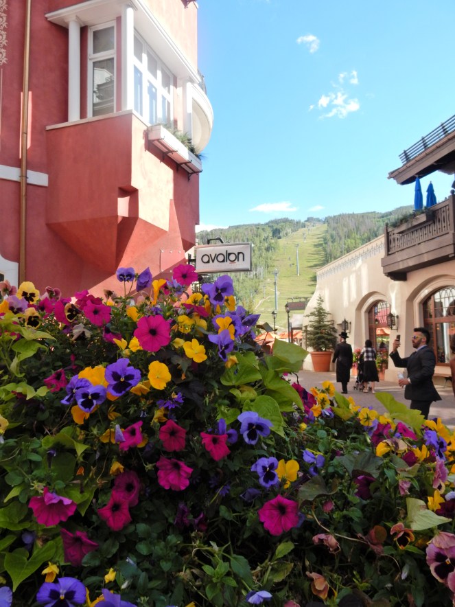 what to do in Colorado, visit colorado, sarahinstyle.com, sarah meyer. travel blog. Glenwood springs, hot springs, Vail, Vail Mountain, Vail Village, colorado, colorado hiking, Boulder, Denver, colorado amusement parks, mountain amusement park, 